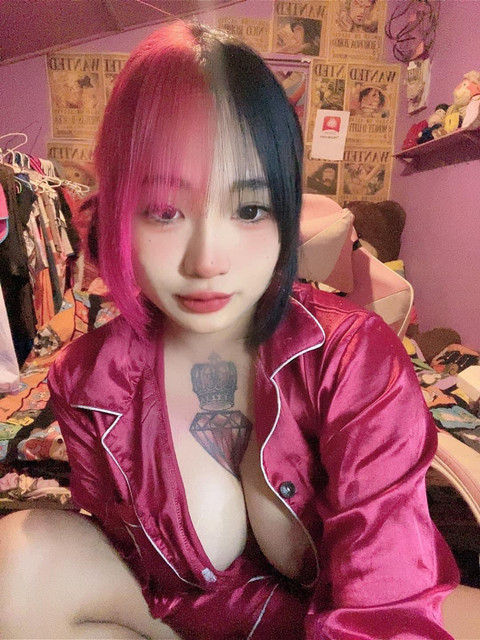 สาวหมวยแหวกหีหน้าคอม 1