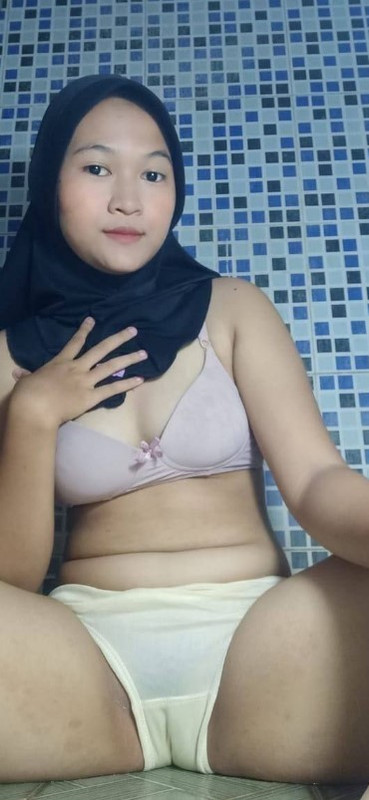 สาวใต้แอบโชว์หีในห้อง 1